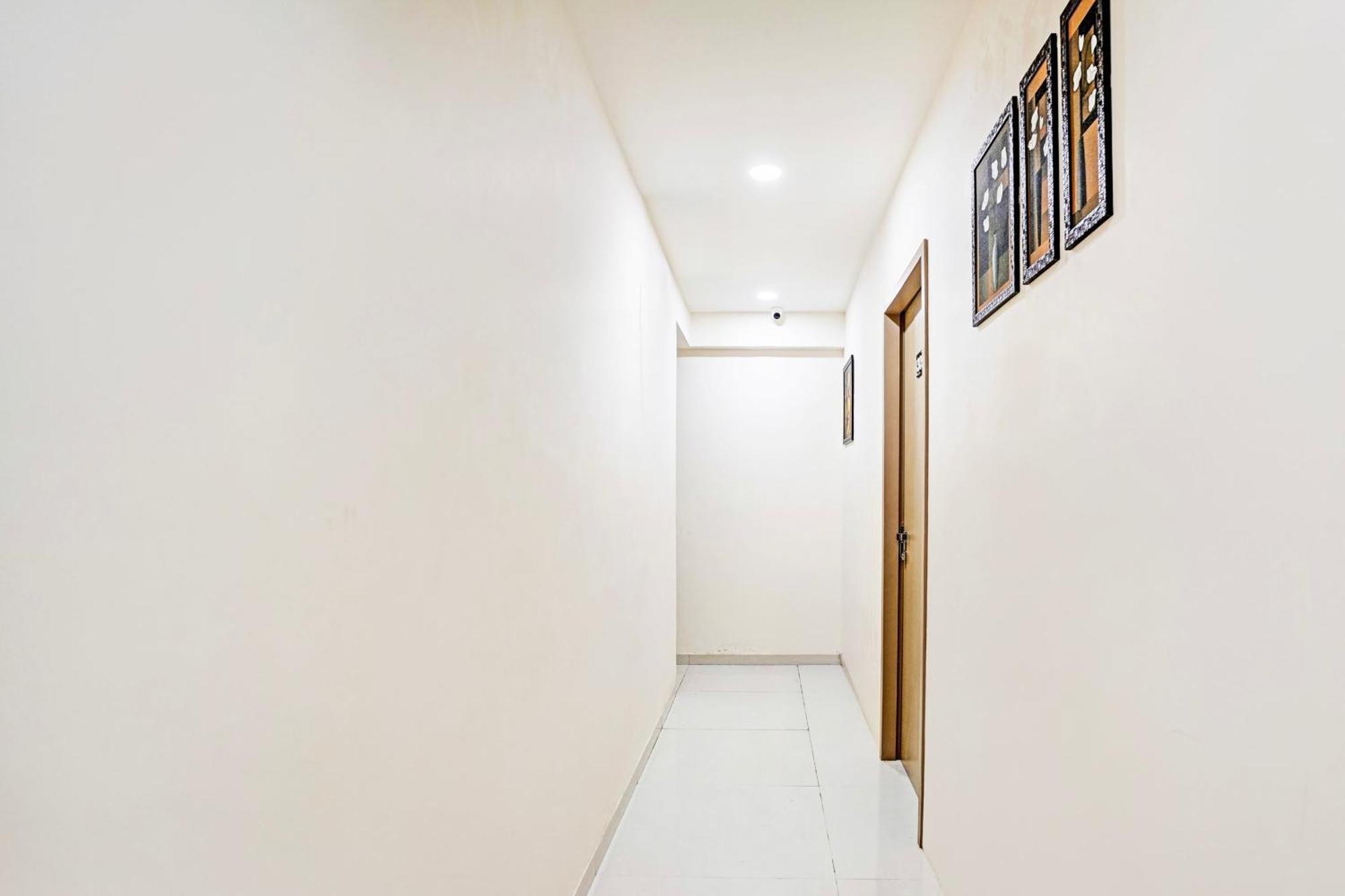 Super Collection O Vesu Surat Formerly Hotel Signature ภายนอก รูปภาพ