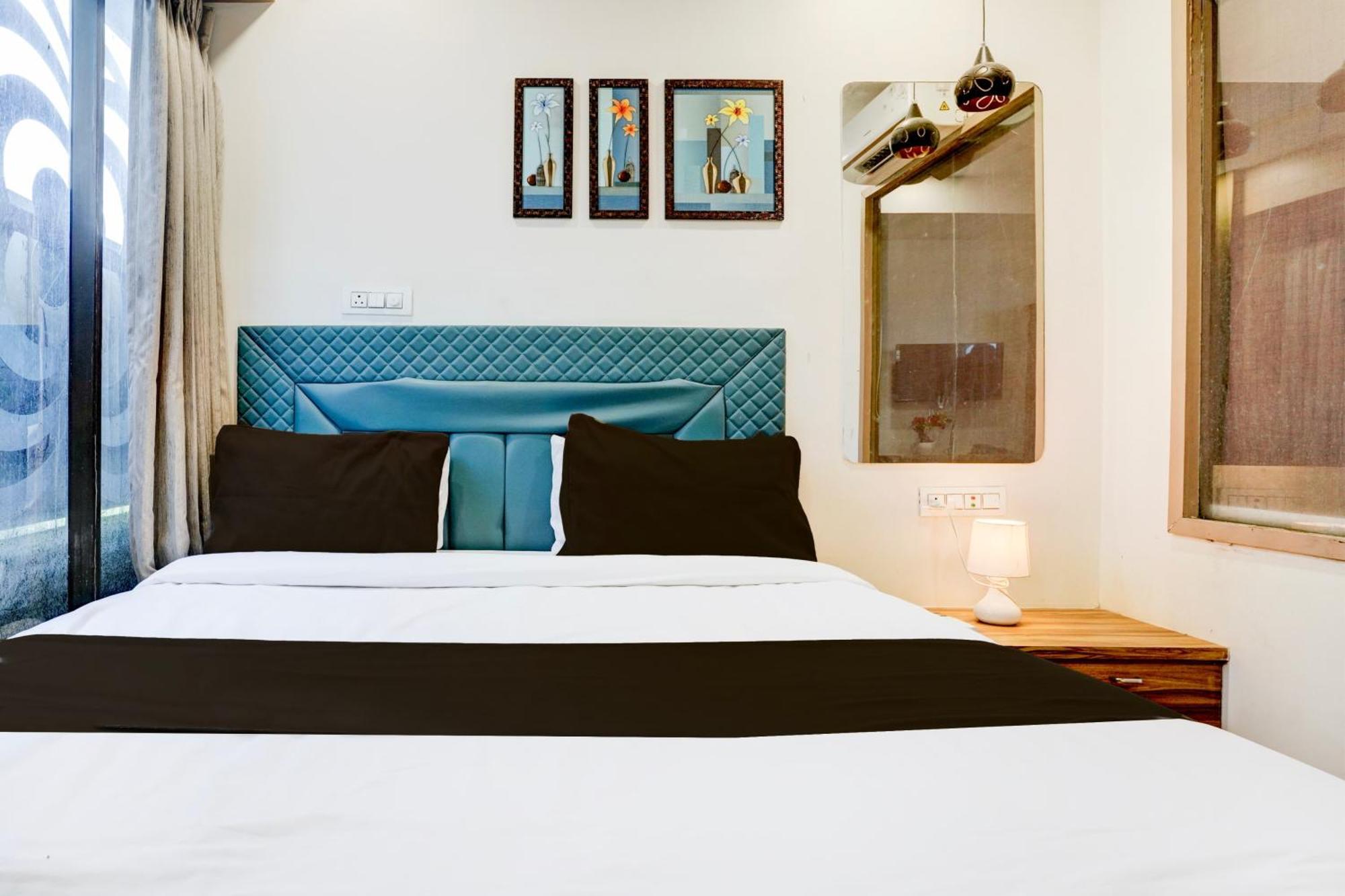 Super Collection O Vesu Surat Formerly Hotel Signature ภายนอก รูปภาพ