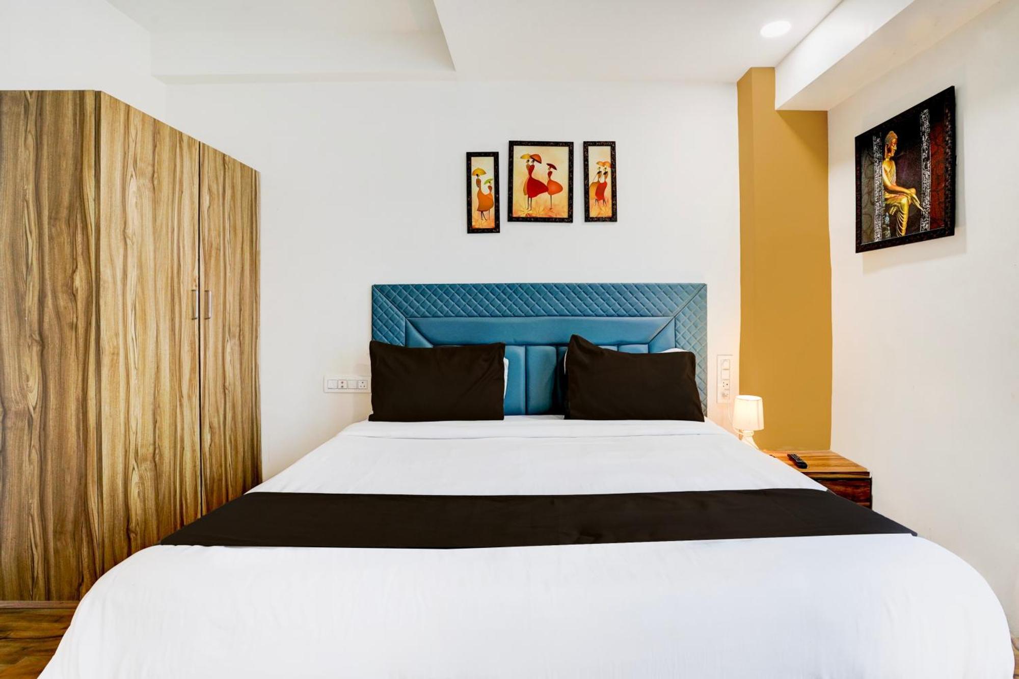 Super Collection O Vesu Surat Formerly Hotel Signature ภายนอก รูปภาพ