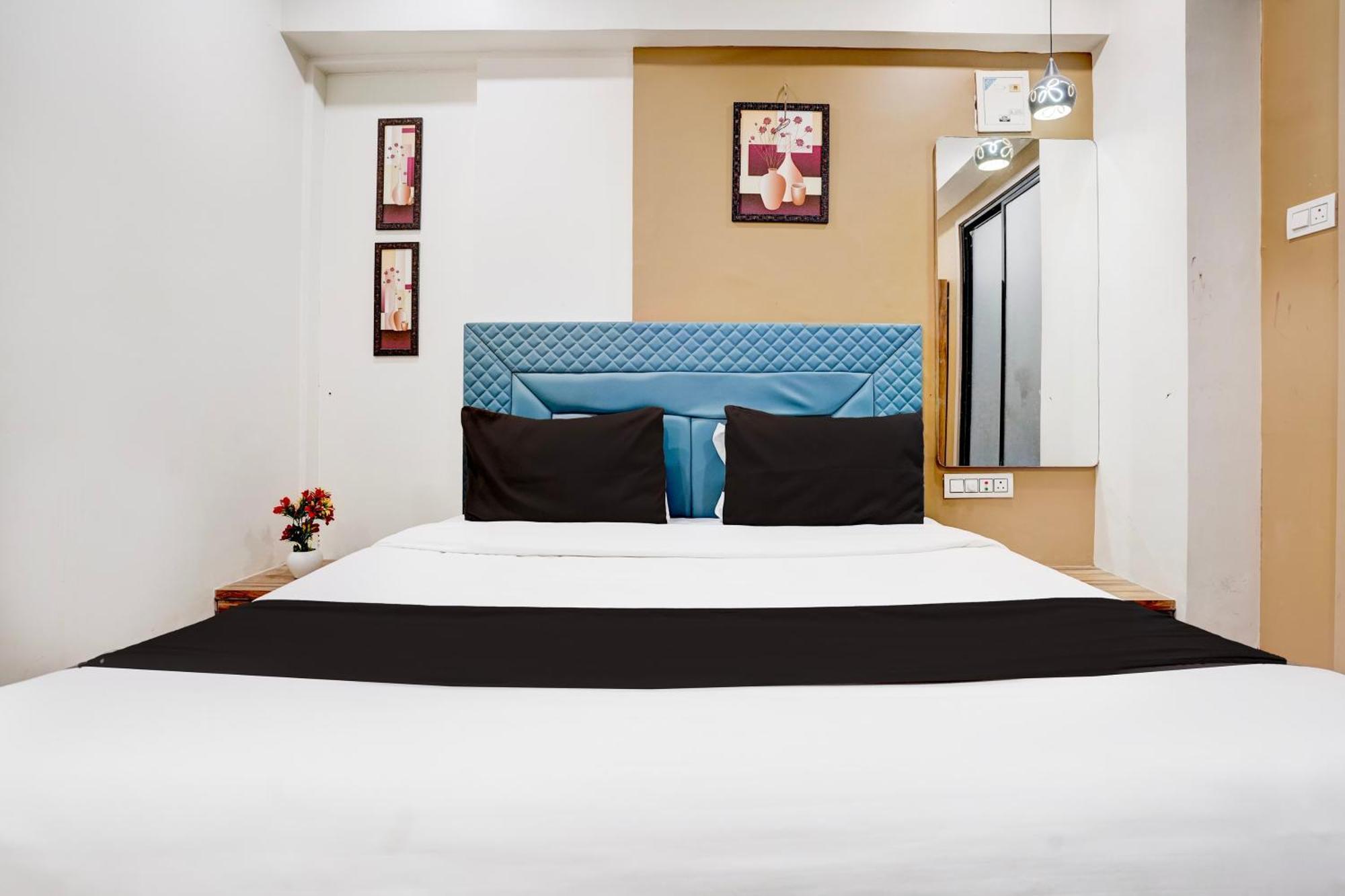 Super Collection O Vesu Surat Formerly Hotel Signature ภายนอก รูปภาพ