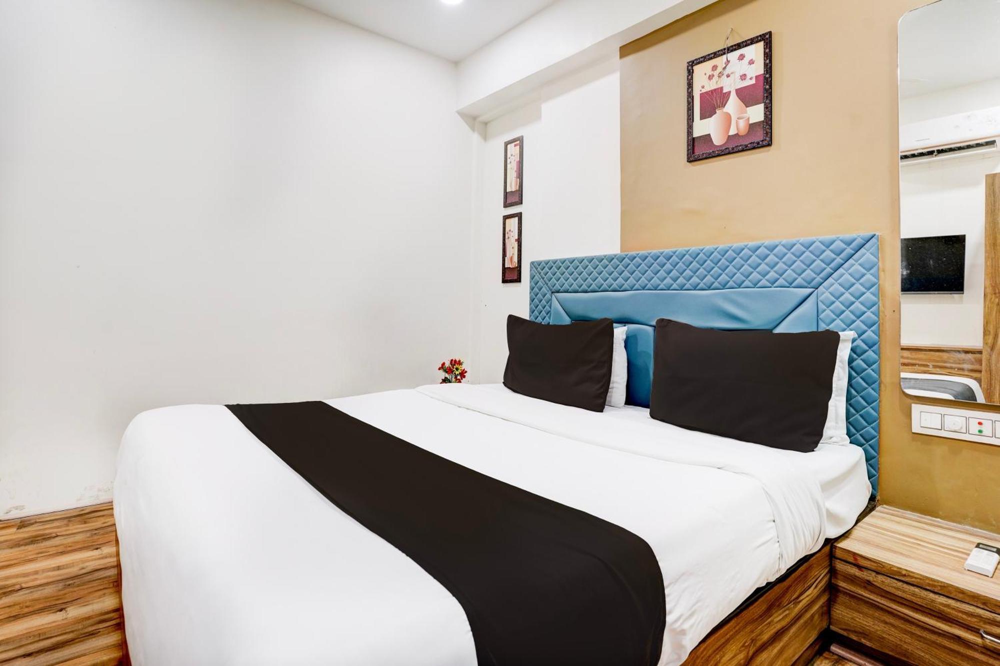 Super Collection O Vesu Surat Formerly Hotel Signature ภายนอก รูปภาพ