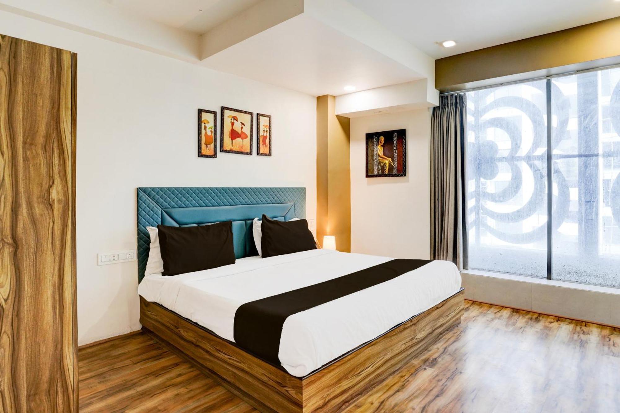 Super Collection O Vesu Surat Formerly Hotel Signature ภายนอก รูปภาพ