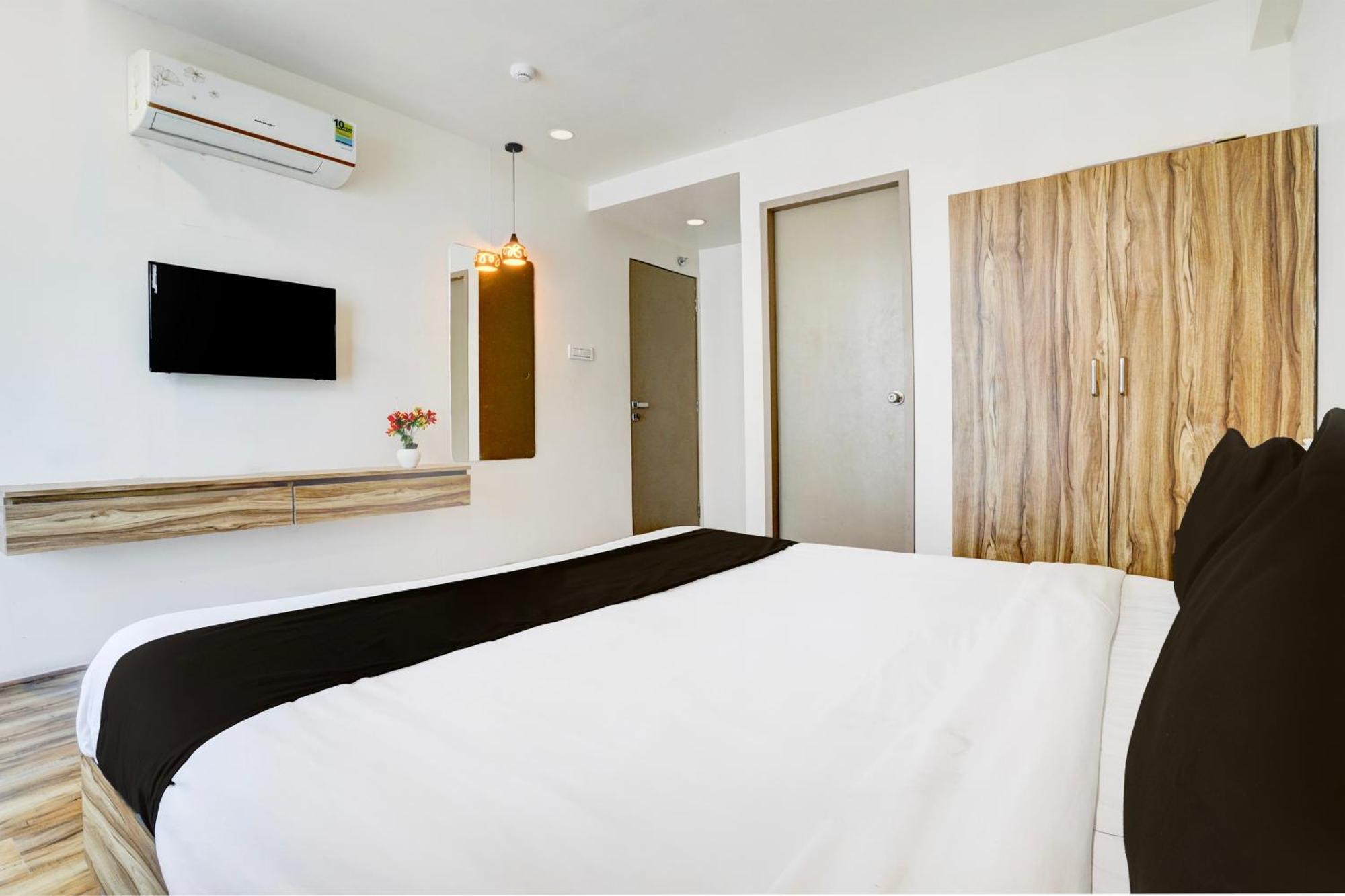 Super Collection O Vesu Surat Formerly Hotel Signature ภายนอก รูปภาพ