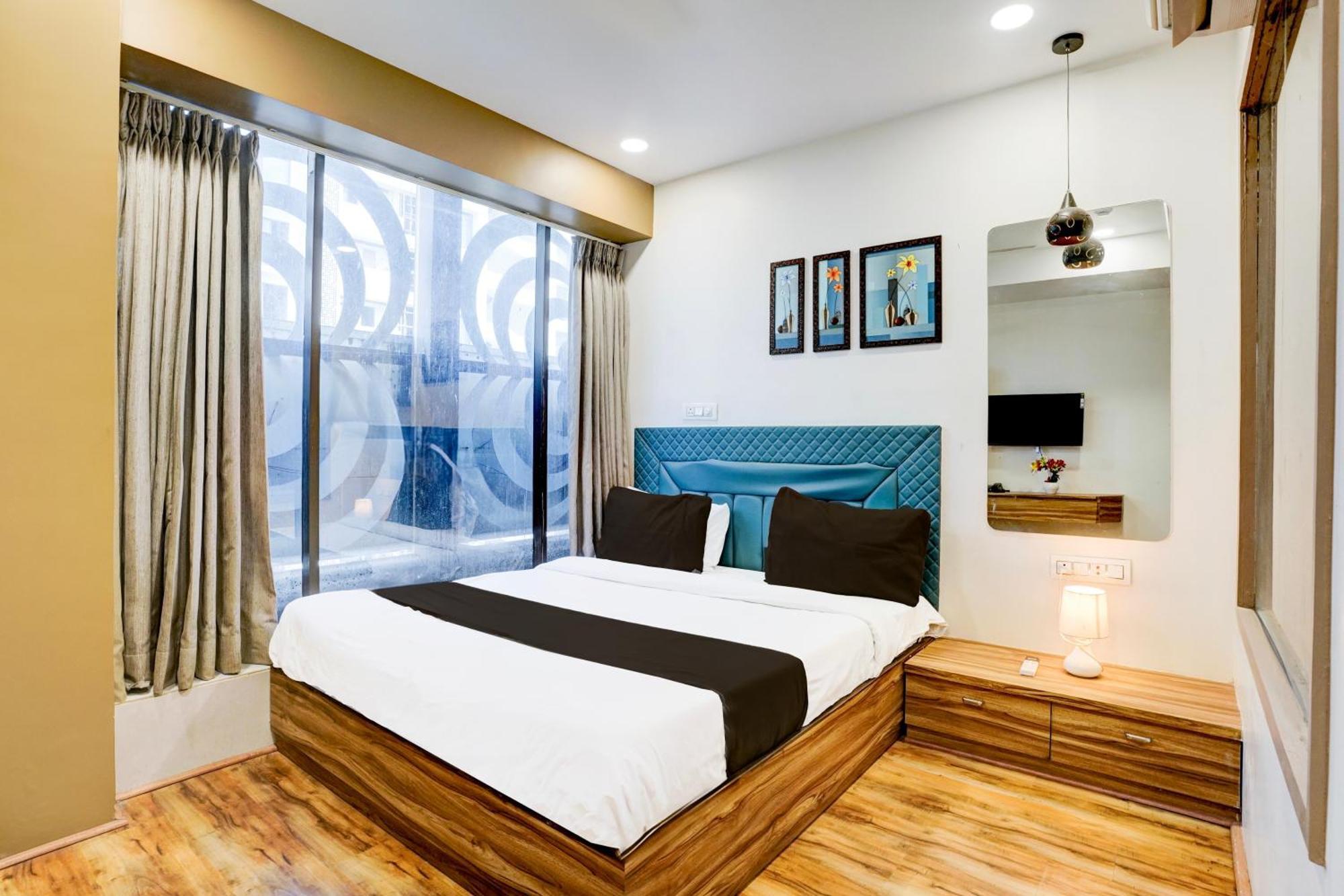 Super Collection O Vesu Surat Formerly Hotel Signature ภายนอก รูปภาพ